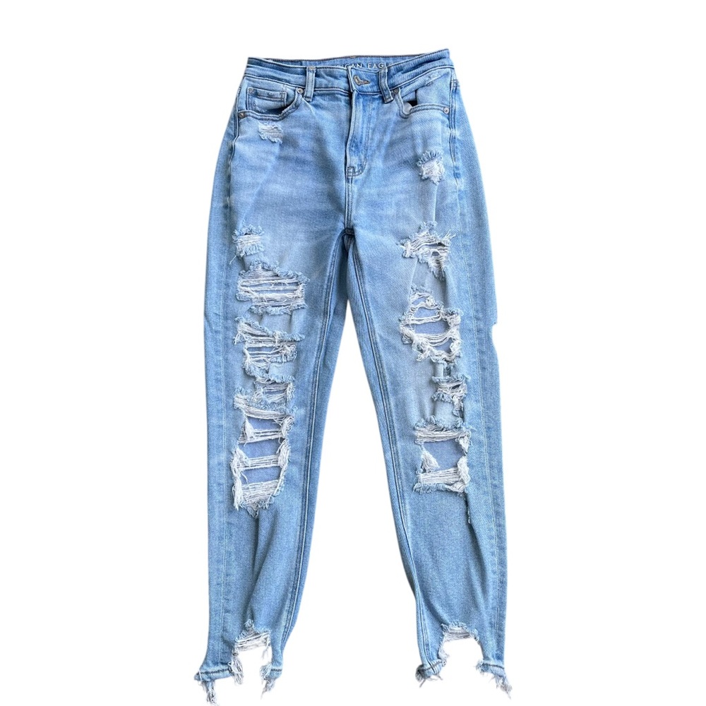 American Eagle High Rise Mom Jeans Distressed Light Wash Raw Hem causal